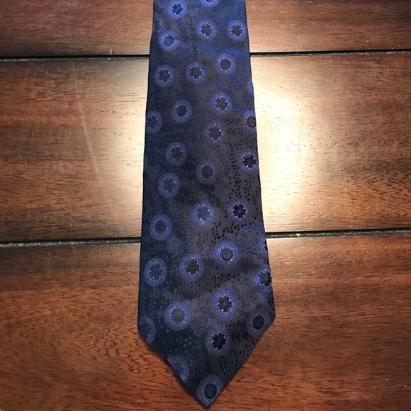 VINTAGE GUCCI DARK PURPLE PATTERN TIE - Picture 1 of 8